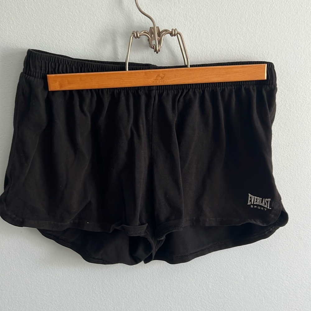 Everlast size Medium athletic shorts!